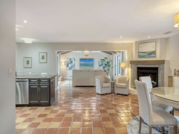 Lido Key Three Bedroom Vacation Home With Pool Walk To Beach